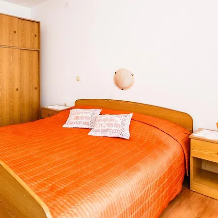 Comfortable And Sunny Krk - One Bedroom With Terrace *