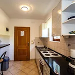 Comfortable And Sunny Krk - One Bedroom With Terrace Lägenhet *