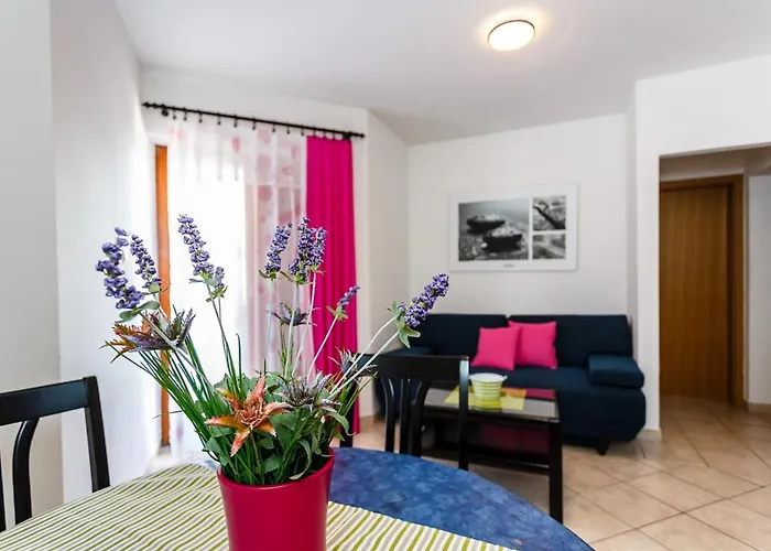 Apartman Comfortable And Sunny Krk - One Bedroom With Terrace Krk Town