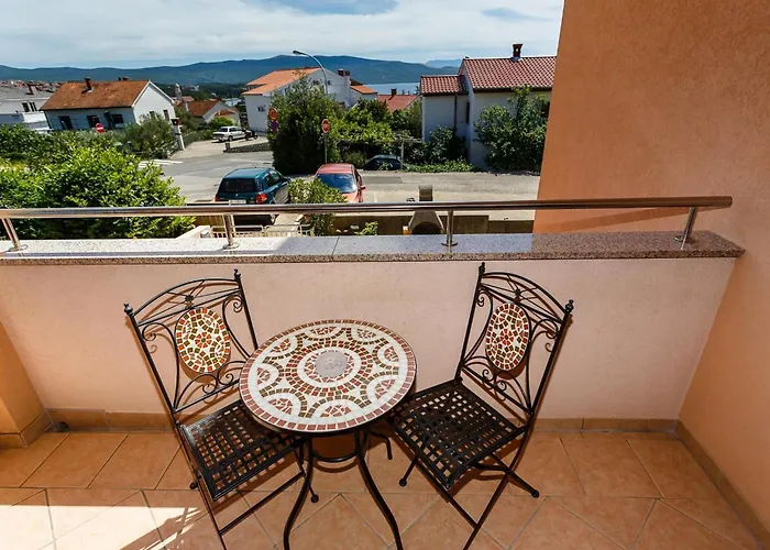 Apartman Comfortable And Sunny Krk - One Bedroom With Terrace